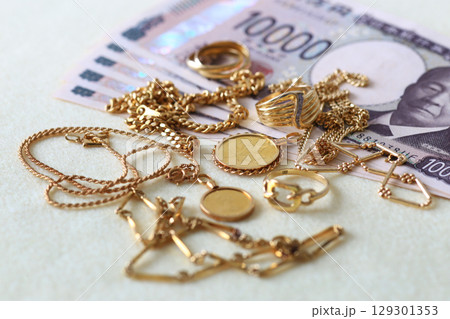 中古品の貴金属や金の買取と下取り 129301353