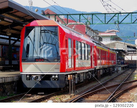箱根登山電車 強羅駅 クモハ3001形 アレグラ号 129302220