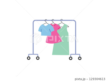 ハンガーにかけられた洋服 129304613