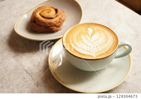 カフェオレとシナモンロール　全体版 129304673