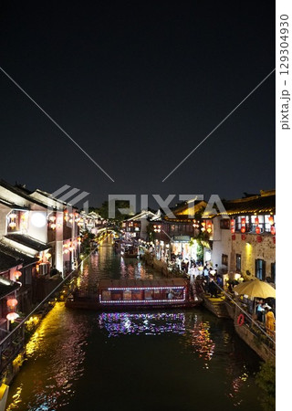 山塘街の夜景　蘇州、中国 129304930