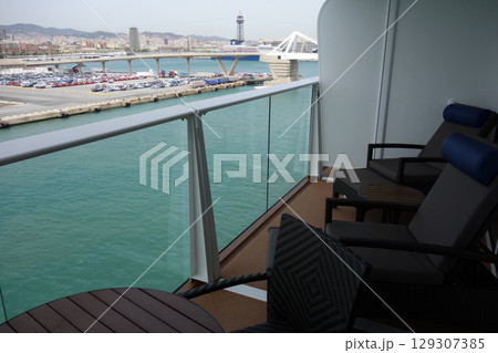 豪華客船クアンタムオブザシーズのベランダから見た風景 129307385