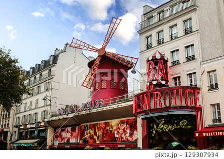 パリの名所 ムーラン・ルージュ パリの名所 ムーラン・ルージュ 129307934