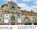パリの3大美術館　元駅舎のオルセー美術館 129307937