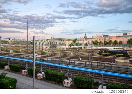 Trains at Munchen Hauptbahnhof Central Railway Station, main railway station in the city of Munich, Germany 129308543
