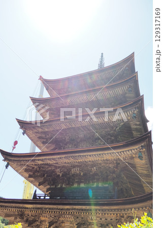 国宝瑠璃光寺五重塔（レアクレーン修復作業中） 129317169