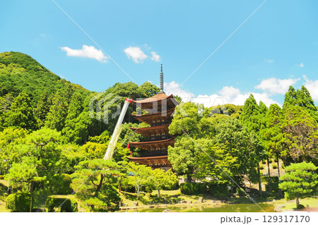国宝瑠璃光寺五重塔（レアクレーン修復作業中） 129317170