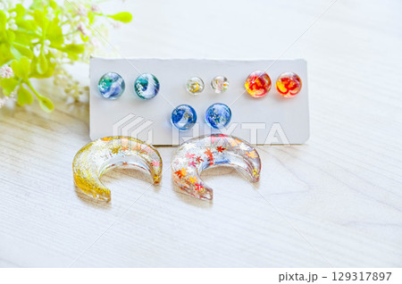 レジンアート ピアスと箸置き レジンアート ピアスと箸置き 129317897