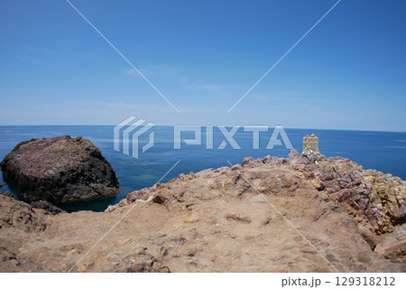 山口県長門市の元乃隅神社の風景（魚眼レンズ） 129318212
