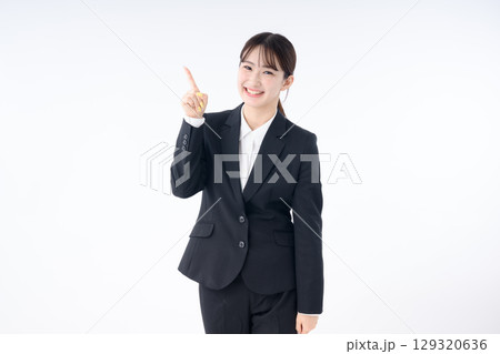 若いビジネスウーマン 若いビジネスウーマン 129320636