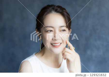 美しいミドル女性 美しいミドル女性 129321632