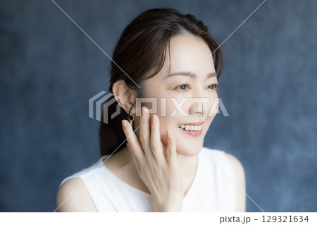 美しいミドル女性 美しいミドル女性 129321634