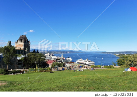 世界遺産の街、ケベックシティの街並み 129322031