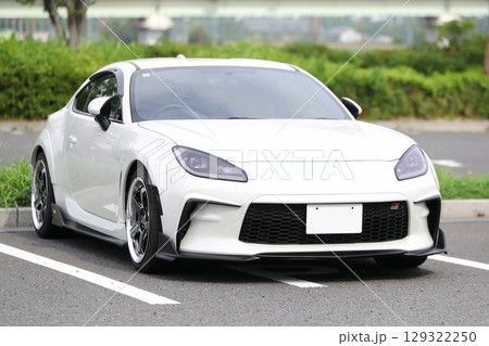 白い国産スポーツカー イメージ 白い国産スポーツカー イメージ 129322250
