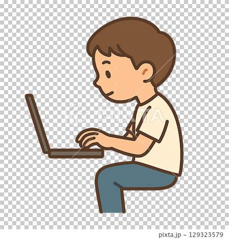 小學生在電腦上練習打字 129323579