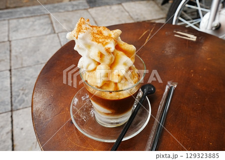ココナッツコーヒー ベトナムコーヒー 129323885