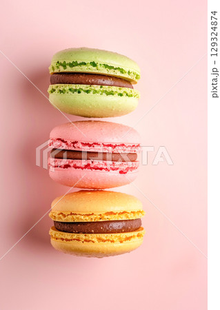 Minimalist Top View of Assorted Macarons Minimalist Top View of Assorted Macarons 129324874