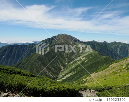 荒川岳カールと赤石岳 129325592