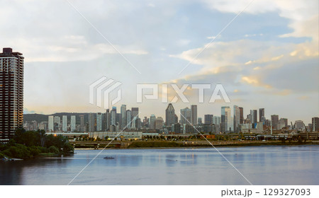 Montreal Skyline Sunset River Waterfront 129327093