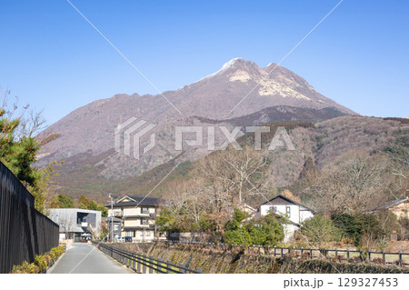 冬の由布岳 129327453