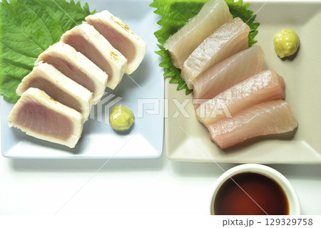 皿に盛りつけたビンチョウマグロの刺身 皿に盛りつけたビンチョウマグロの刺身 129329758