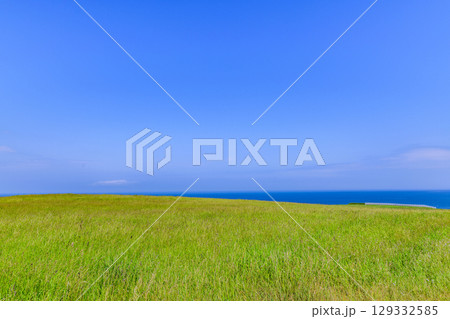 宗谷丘陵の絶景を巡る周氷河ロード 宗谷丘陵の絶景を巡る周氷河ロード 129332585