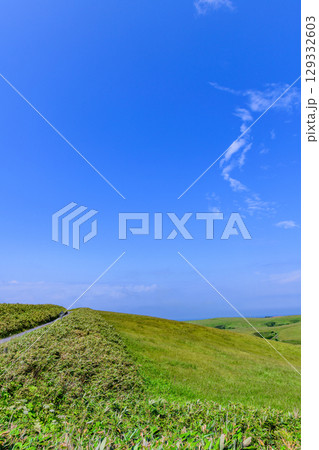 宗谷丘陵の絶景を巡る周氷河ロード 宗谷丘陵の絶景を巡る周氷河ロード 129332603