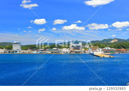 【島根県】快晴の風待ち西郷・みなとオアシス(隠岐の島「おき西郷港」) 【島根県】快晴の風待ち西郷・みなとオアシス(隠岐の島「おき西郷港」) 129332983