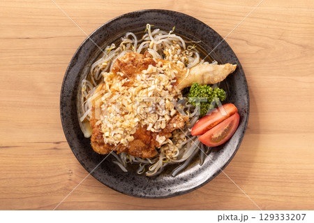鶏肉　骨付きもも　油淋鶏 129333207