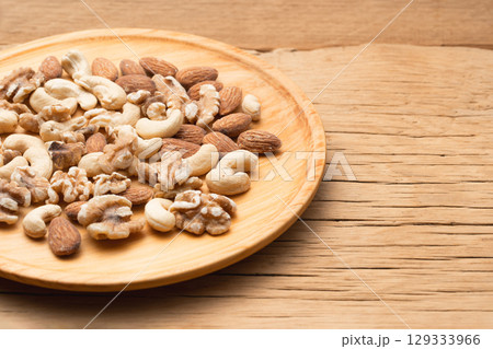 ローカーボ　ナッツ 129333966