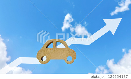 ナチュラルな車小物と右上がりのジグザグ矢印_青空背景 ナチュラルな車小物と右上がりのジグザグ矢印_青空背景 129334187
