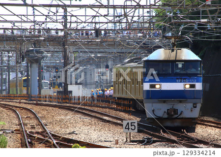 西武線を離れ近江鉄道へ向かう西武新宿線旧2000系電車(新秋津駅→川崎貨物駅) 西武線を離れ近江鉄道へ向かう西武新宿線旧2000系電車(新秋津駅→川崎貨物駅) 129334214