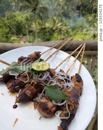 バリ島ウブドにある観光地「テガラランライステラス」 129334278