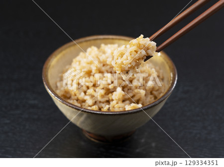 発芽玄米ご飯 129334351