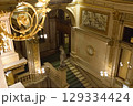 ウィーン国立歌劇場の内装 129334424