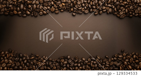 茶色い背景に並べられたコーヒー豆の背景 129334533