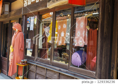 風情ある吹屋の街並み 129336236