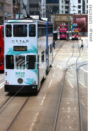 香港の庶民の足「トラム」(路面電車)英国植民地時代から走り続ける香港庶民の足 香港の庶民の足「トラム」(路面電車)英国植民地時代から走り続ける香港庶民の足 129337543