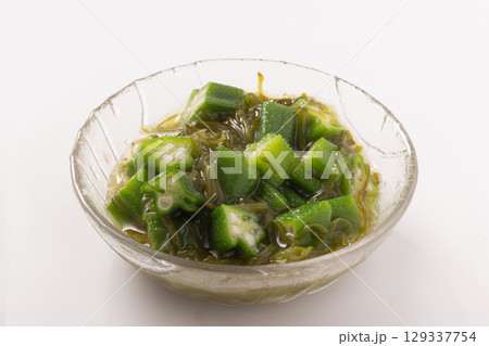オクラ　めかぶ　麺つゆ和え 129337754