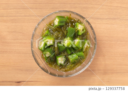 オクラ めかぶ 麺つゆ和え オクラ めかぶ 麺つゆ和え 129337758