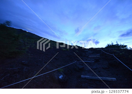 富士山、登山、富士宮ルート、静岡県 129337774