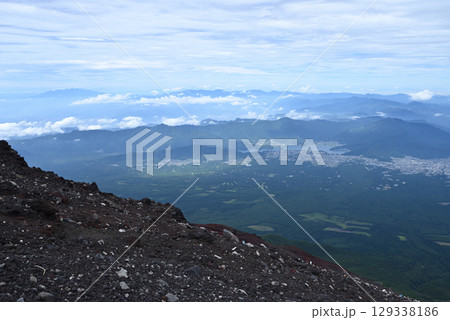 富士山、登山、富士宮ルート、静岡県 129338186