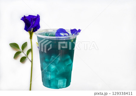 herbal drinks butterfly pea flowers water cold tasty menu  129338411