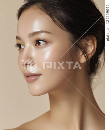 女性のスキンケアイメージ 129339049