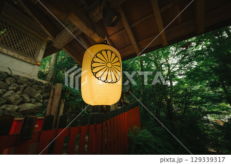 Traditional lanterns at Kifune Shrine in summer evening in Kyoto, Japan 129339317