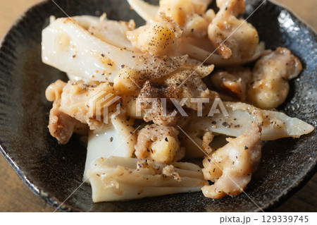 若鶏軟骨焼きイメージ (写真素材) 若鶏軟骨焼きイメージ (写真素材) 129339745