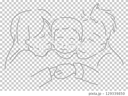子どもを抱きしめる両親　線画 129339850