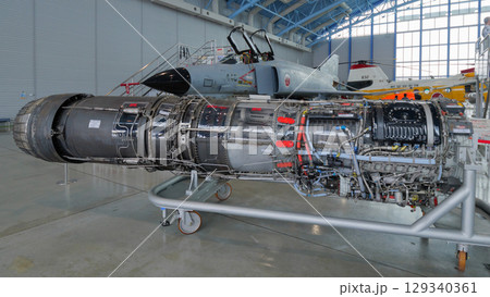 航空自衛隊F-4EJファントムⅡ用J79ターボジェットエンジン 129340361