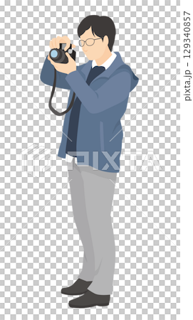 拿著照相機的年輕人 129340857
