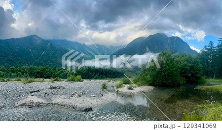 夏の山 129341069